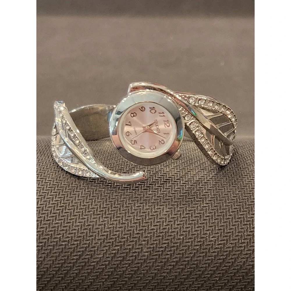 Studio Bangle Band Quartz Watch Womens Needs Battery Silver Tone 21mm